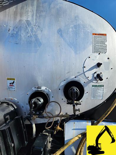 Used 2008 International 7300 Etnyre Centennial asphalt dist