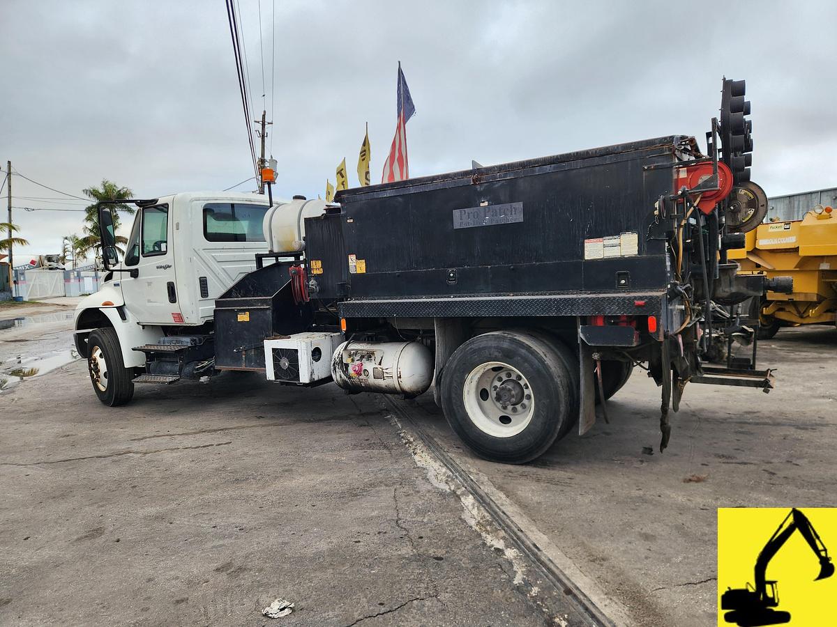Used 2014 International Propatch asphalt patch truck