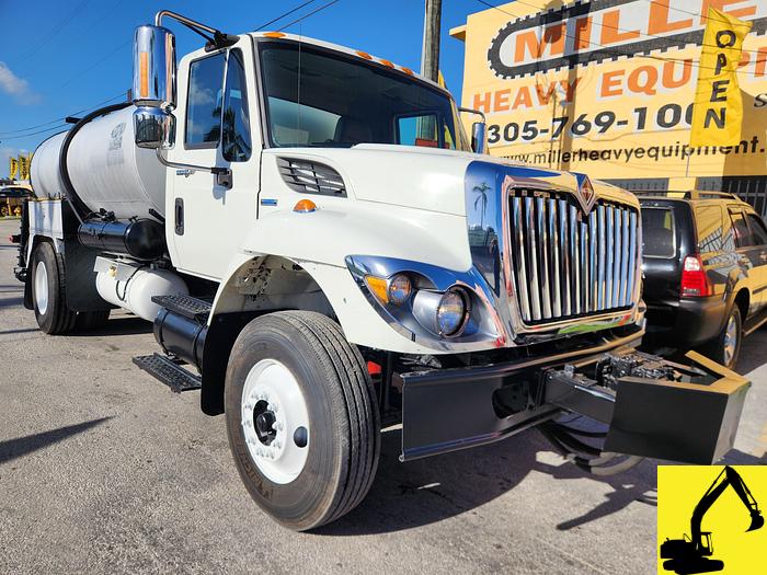 Used 2008 International 7300 Etnyre Centennial asphalt dist
