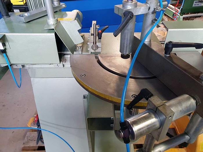 Used 2007 Graule  GRAULE end milling machines type AKF 6/250