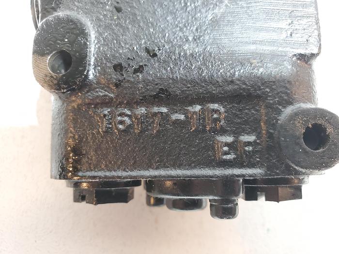 Used John Deere Danfoss Hydraulic Lift Pressure Relief Valve AM117342