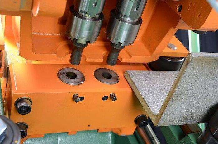 Anglemaster-643
Angle Line Machine
Angle Capacity: 6" x 6" x 5/8"