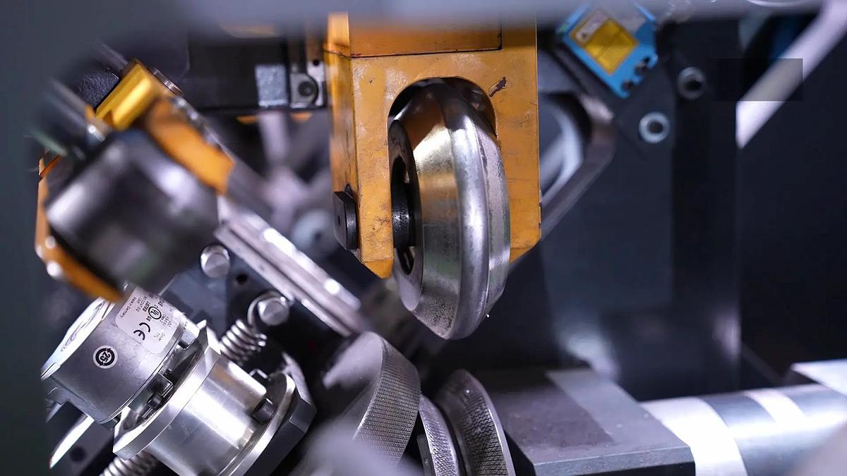 GR Angle Lines with Roller Feeding