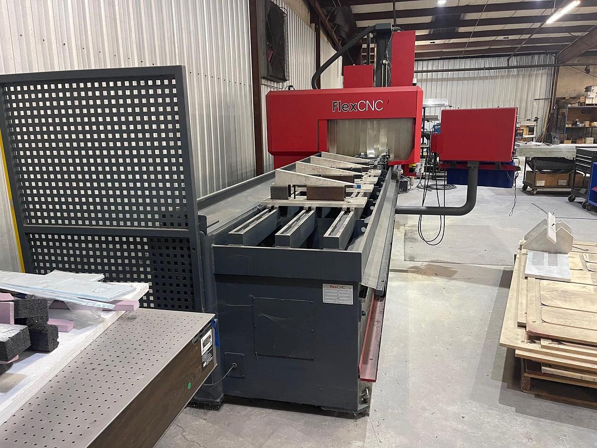 Used FLEX MACHINE TOOLS VERTICAL MACHINING CENTER