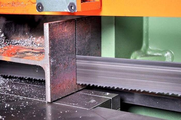 410-DGA
Double Miter Band Saw
Miter Cut Sawing