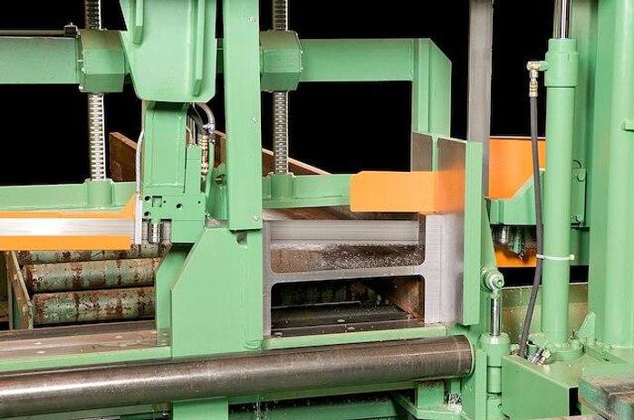 1250-510
CNC Band Saw Machine
Straight Cut Band Saw