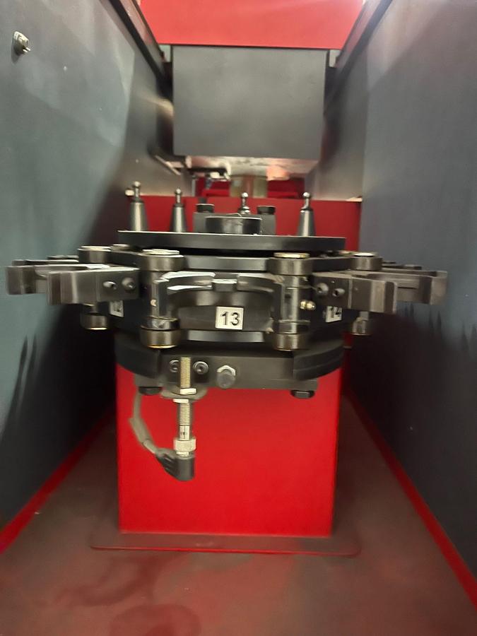 Used FLEX MACHINE TOOLS VERTICAL MACHINING CENTER