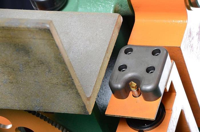 Anglemaster-643
Angle Line Machine
Angle Capacity: 6" x 6" x 5/8"