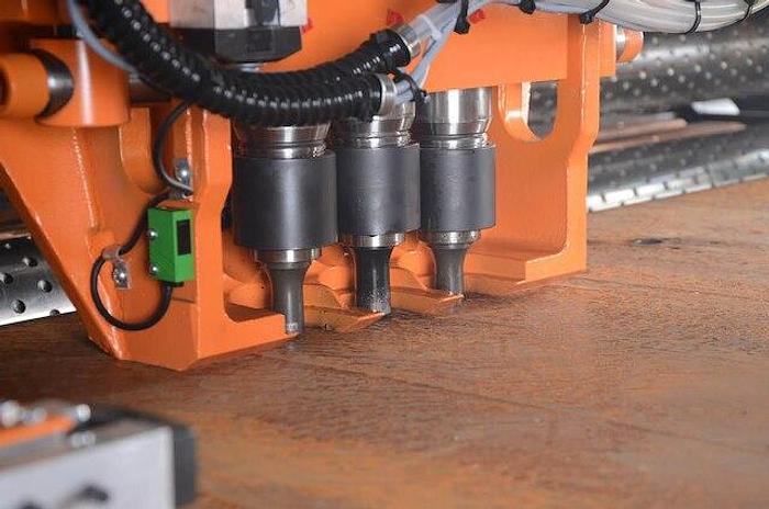 FPB-1800
CNC Plate Punching Machine
Maximum Plate Thickness: 1-1/4"