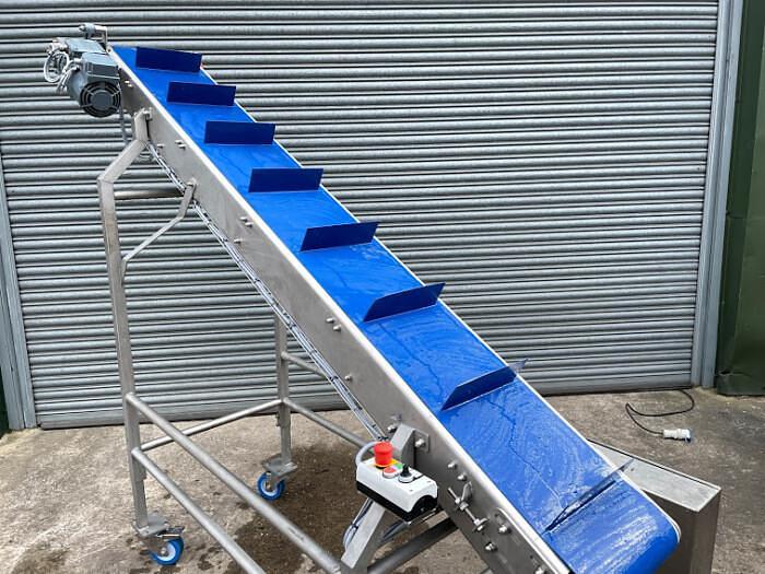 Used INCLINED CONVEYOR BELT – 2500MM X 300MM