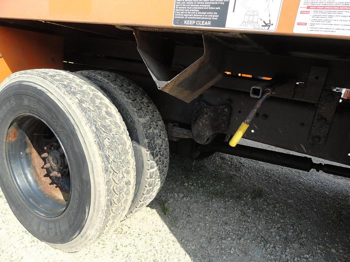 Used 2011 Freightliner / Altec BUSINESS CLASS M2 106 / LRV -55