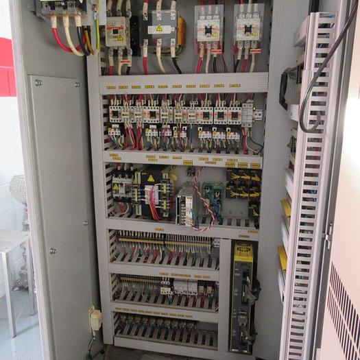 Used 2007 Hyundai VX500 Vertical Machining Center Year 2007