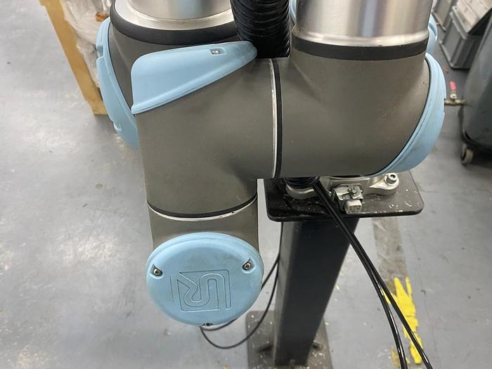 Used 2016 Universal Robots UR10 Cobot/Robot