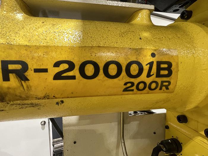 Used FANUC R2000iB/200R WITH R30iA CONTROLLER