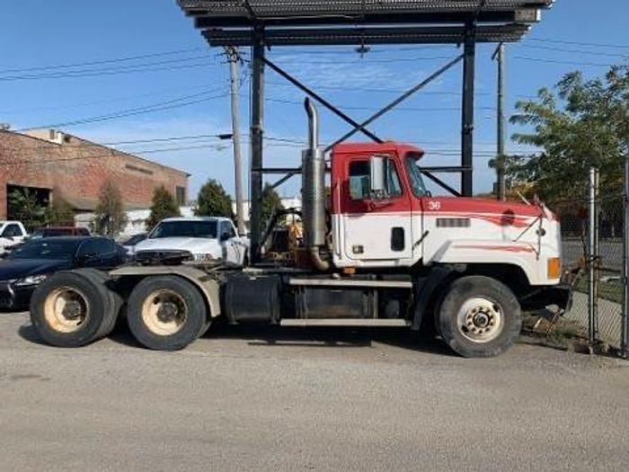 Used 1998 MACK CL713