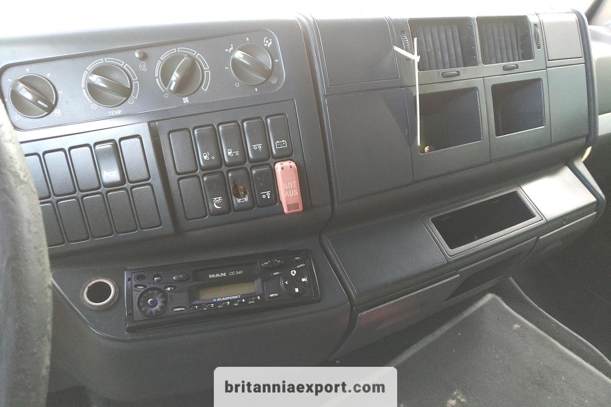 Used 2002 MAN TGA 26.360 | 6x2 | Curtainsider Truck |  with Tail Lift