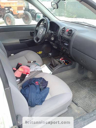 Used 2008 ISUZU D-Max 2.5 diesel double cabin 4X2 pickup truck.