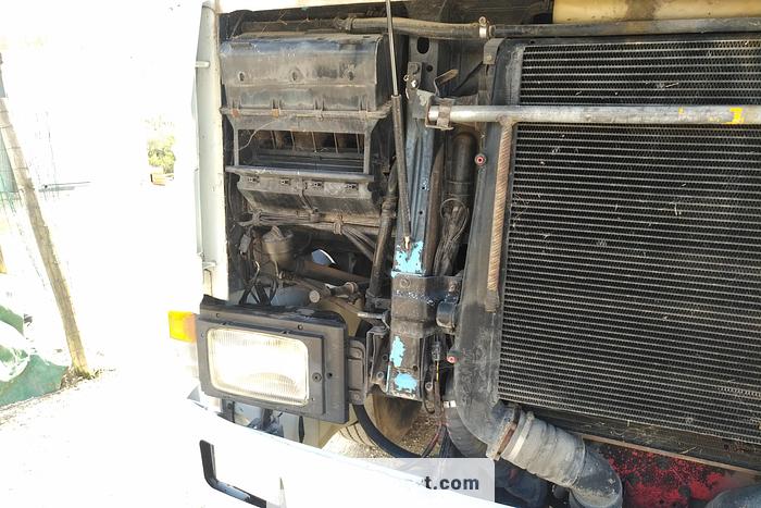 Used 1994 SCANIA P 93M 280 19 ton isothermic box lorry.