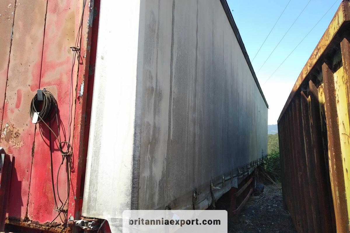 Used 1997 Curtainsider Semi-Trailer RoR Axles Drum Brakes