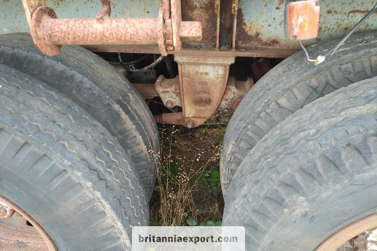 Used 1986 Tri-Axle Flatbed Container Trailer – 20’ / 40’ – Hub Reduction – Full Spring Suspension – Export