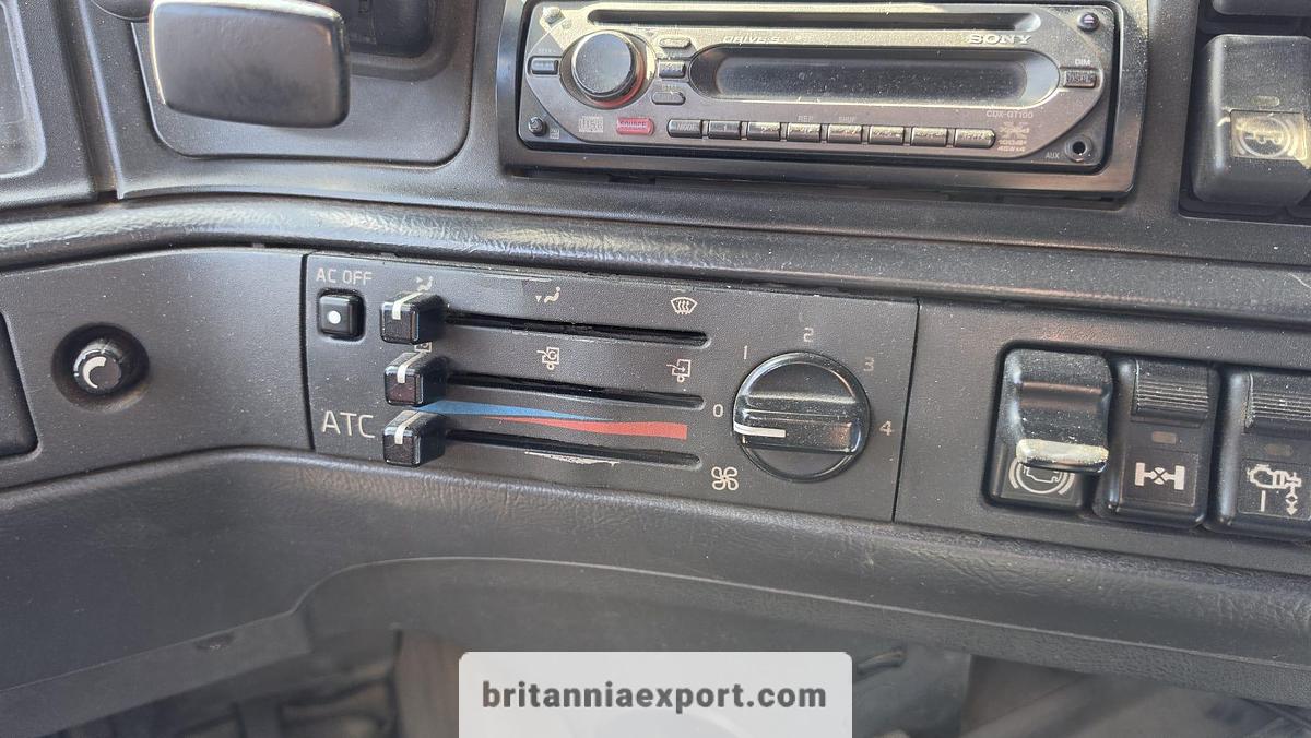 Used 2001 VOLVO FH12 420 Manual Tractor Unit with Hydraulics Air Con