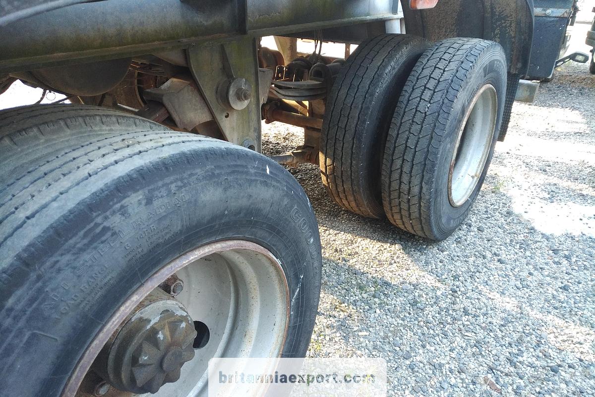 Used 1997 FRUEHAUF D-489 Three-Axle Stainless Steel Food Tanker Semi-Trailer