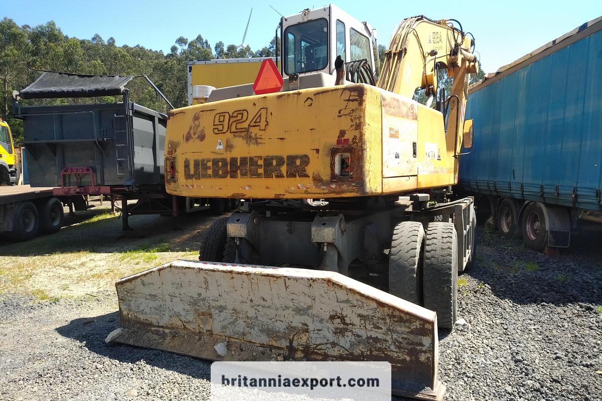 Used 2001 LIEBHERR  A924 Litronic Wheeled Excavator with Grab | Front Blade