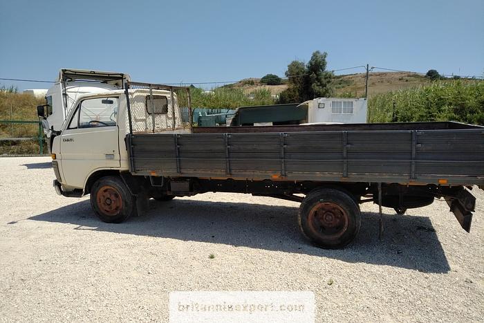 Used 1984 TOYOTA Dyna BU30 3.0 diesel 6 tyres 5.5 ton truck.