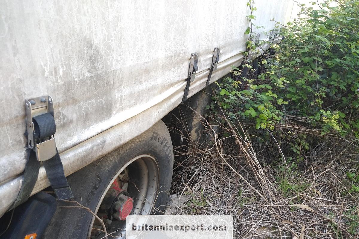 Used 1997 Curtainsider Semi-Trailer RoR Axles Drum Brakes
