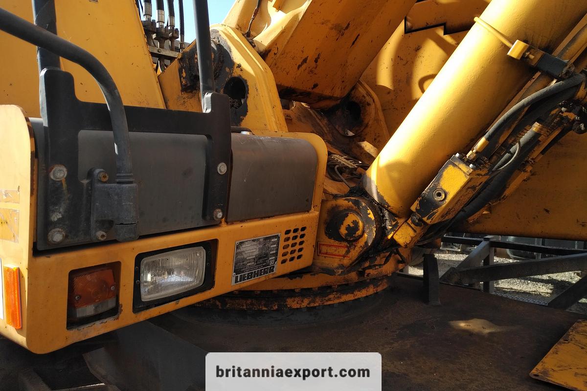 Used 2001 LIEBHERR  A924 Litronic Wheeled Excavator with Grab | Front Blade
