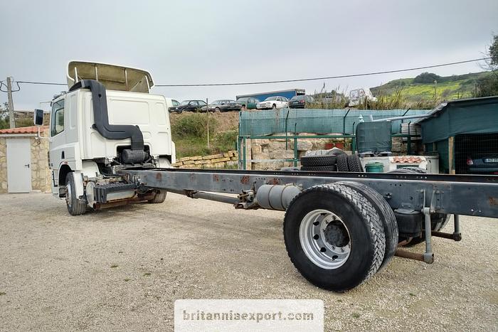 Used 2006 DAF CF 75 310 ZF 16 manual Euro 3 chassis cab truck.