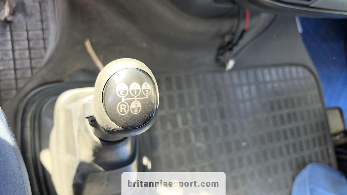 Used 2001 VOLVO FH12 420 Manual Tractor Unit with Hydraulics Air Con