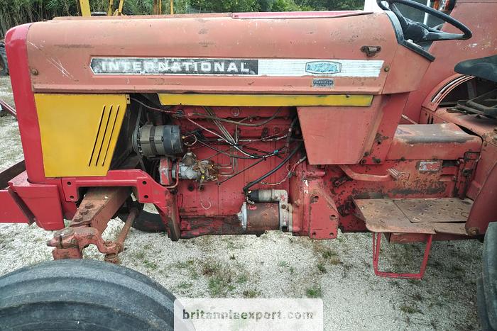 Used 1975 International  574 3.9 diesel power steering farm tractor.
