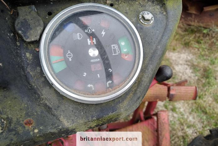 Used 1980 International 433 SA 2.5 diesel 4X2 farm tractor
