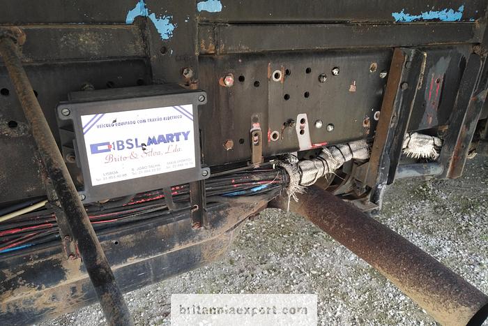 Used 1994 SCANIA P 93M 280 19 ton isothermic box lorry.