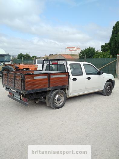 Used 2008 ISUZU D-Max 2.5 diesel double cabin 4X2 pickup truck.