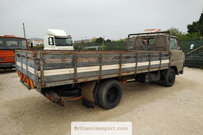 Used 1985 TOYOTA Dyna BU30 3.0 diesel 6 tyres 5.5 ton truck.
