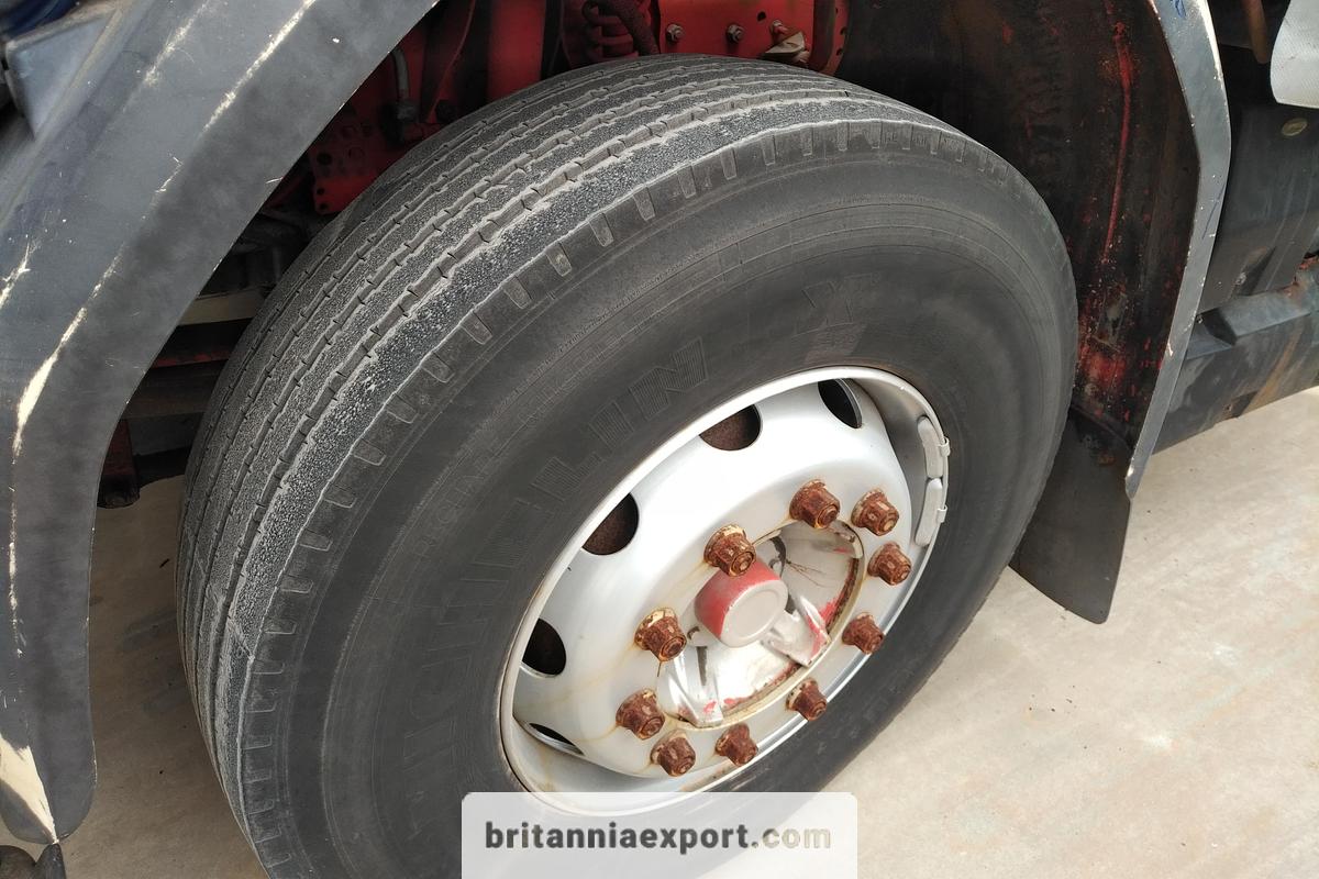 Used 1993 SCANIA P 93M 250 6X2 8 tyres 26 ton curtainsider truck