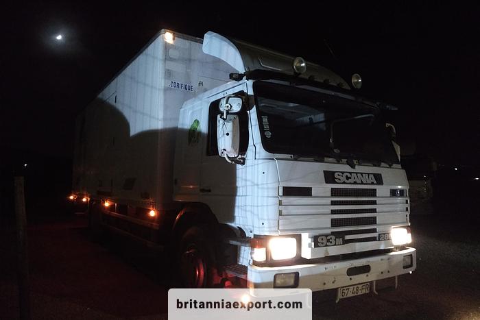 Used 1994 SCANIA P 93M 280 19 ton isothermic box lorry.