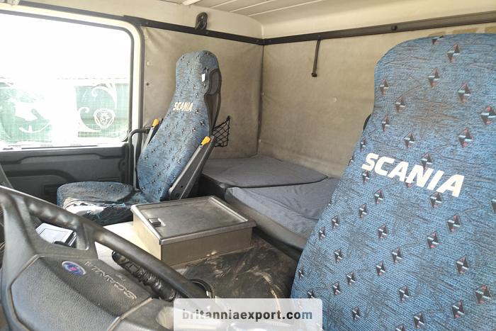 Used 1994 SCANIA P 93M 280 19 ton isothermic box lorry.