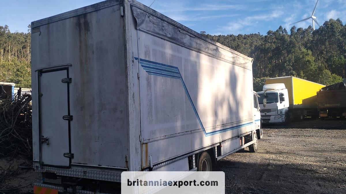 Used 1990 MERCEDES-BENZ 809 | On Springs | Manual Pump | 7.5 Ton Box Lorry