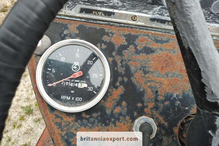 Used 1975 International  574 3.9 diesel power steering farm tractor.