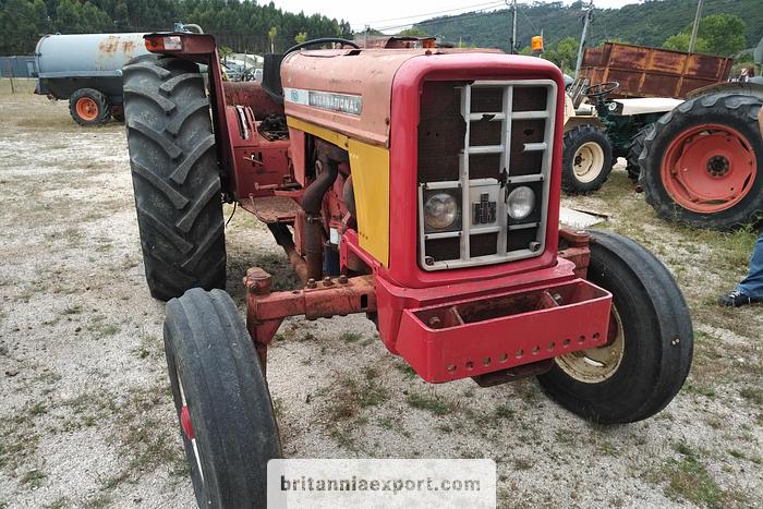 Used 1975 International  574 3.9 diesel power steering farm tractor.