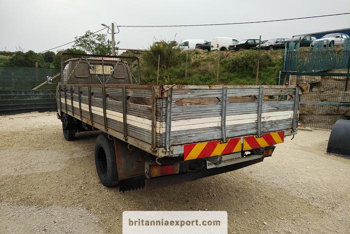 Used 1985 TOYOTA Dyna BU30 3.0 diesel 6 tyres 5.5 ton truck.