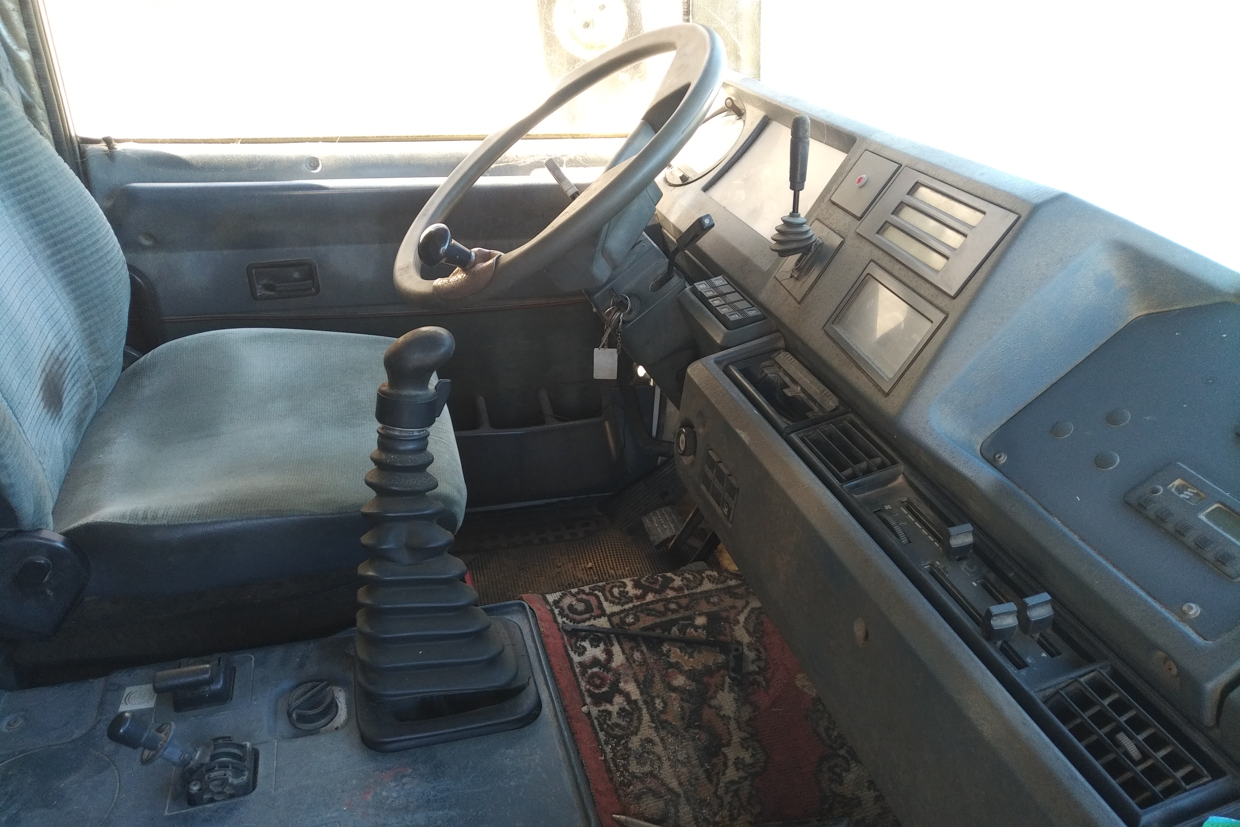 Used 1994 RENAULT R385 Major 4x2 Hub Reduction & Tipper Hydraulics Tractor Unit