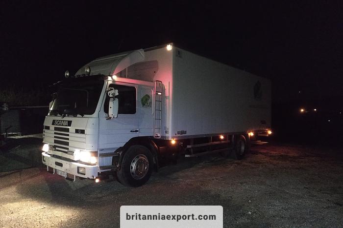 Used 1994 SCANIA P 93M 280 19 ton isothermic box lorry.