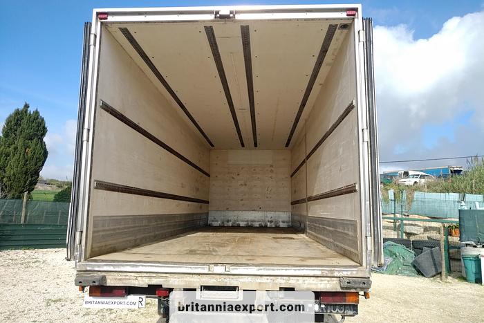 Used 1994 SCANIA P 93M 280 19 ton isothermic box lorry.