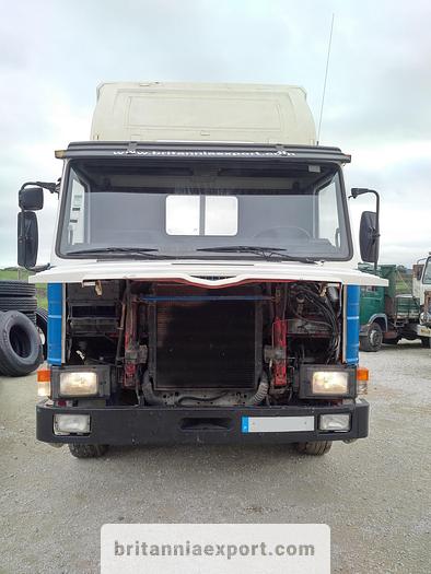 Used 1989 Scania P 93M 250 19 ton flatbed truck