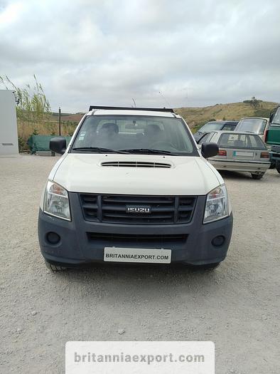 Used 2008 ISUZU D-Max 2.5 diesel double cabin 4X2 pickup truck.
