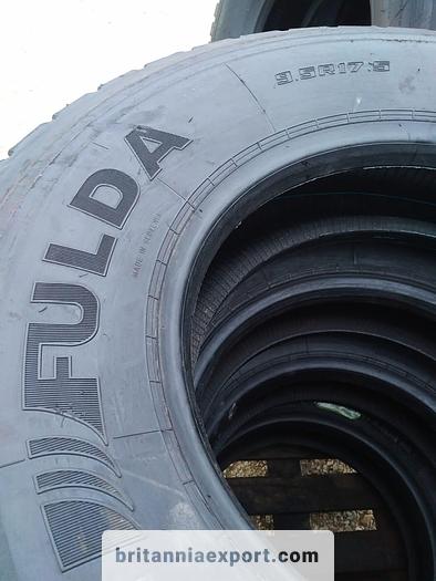 Refurbished 2023 Recip 9.5R17.5 143/141J retread truck tyres.